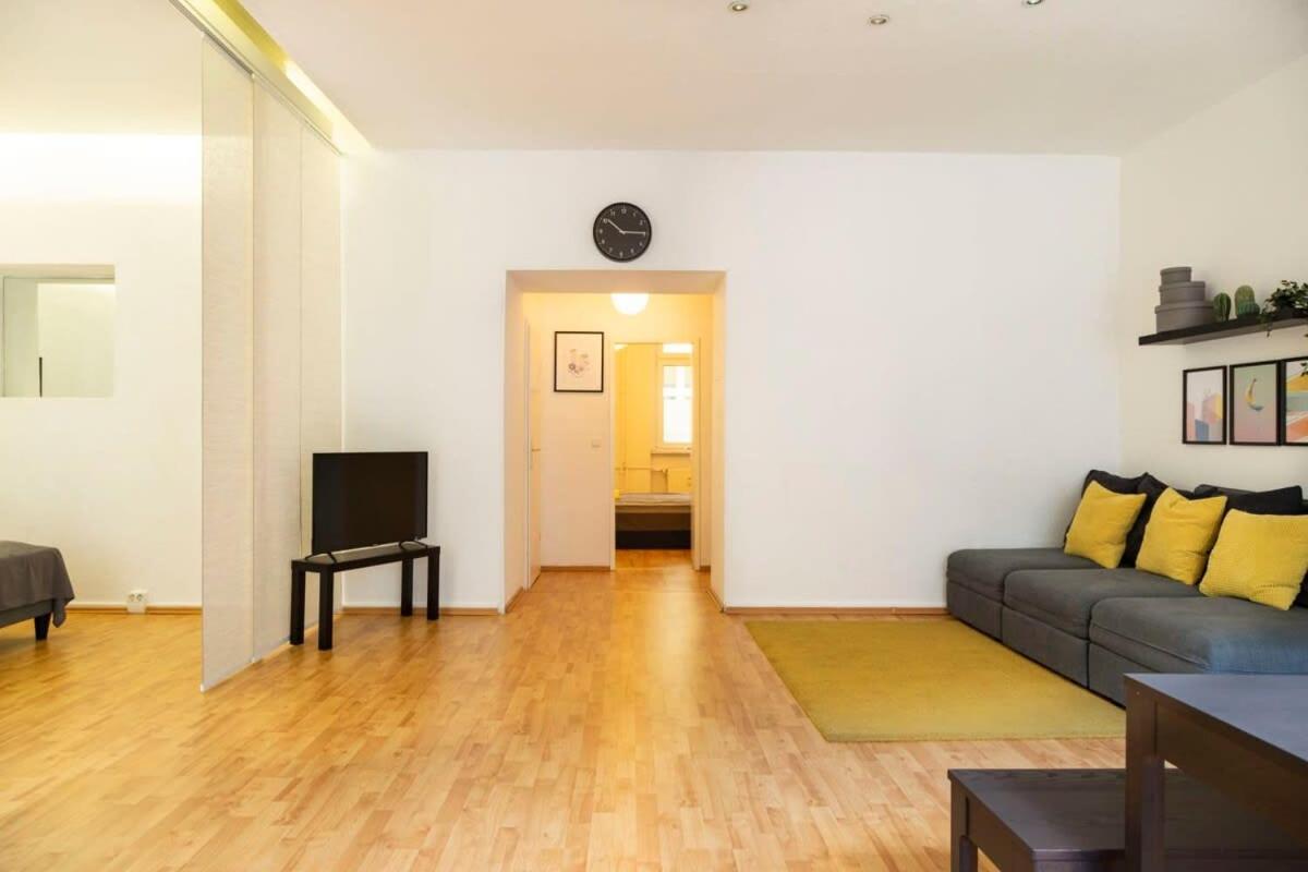 One Bedroom Neukoelln * Berlin